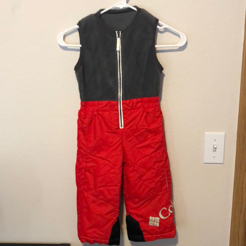 Columbia bibs size 3t
